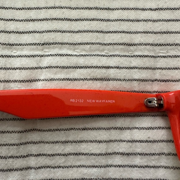 Rayban New Wayfarer Sunglasses - Picture 3 of 4